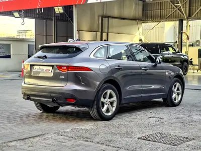 2019 Jaguar F-PACE photo 5