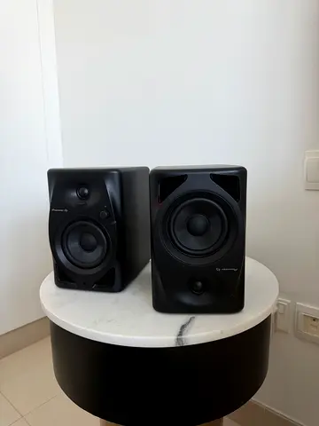 Pair of Pioneer DJ Studio Monitors - Good Condition DM 40 D