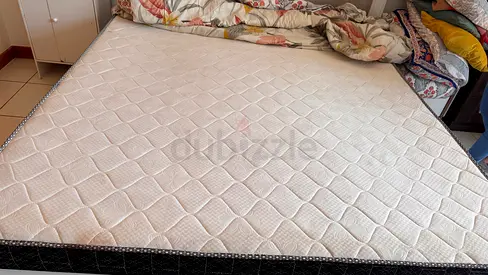 King size mattress (180*200)in good used condition