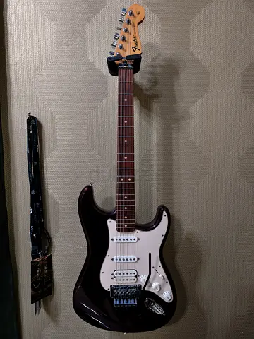 Fender Standard Stratocaster FR MX - Midnight Wine