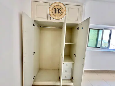 2Bedroom Apartment With Balcony Wardrobes Parking Store Room