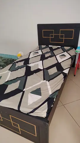 Single bed with mattress available for sell