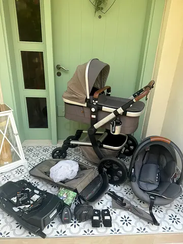 Complete travel set: stroller brand Joolz  with bassinet + infant car seat (grey) includes Isofix