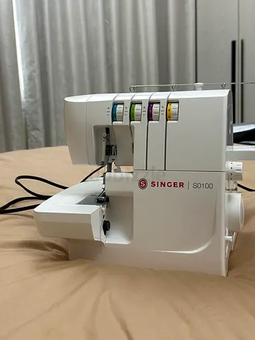 Singer S0100 Overlocker / Serger Sewing Machine - Good Working Condition