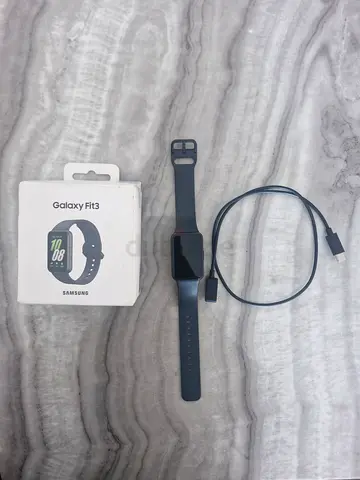 Samsung Galaxy Fit3 fitness band with charger and box - Used, But flawless Condition. Not a scratch
