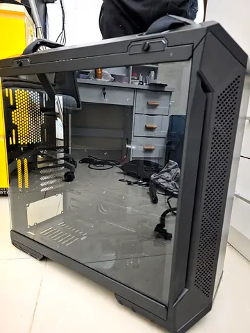 ASUS TUF Gaming GT501 Mid Tower Case - Excellent Condition