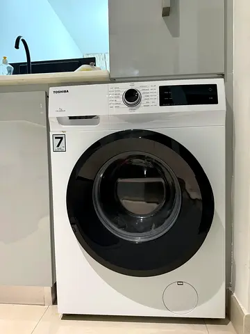 Front Load Washing Machine - Good Condition, 7kg (White)