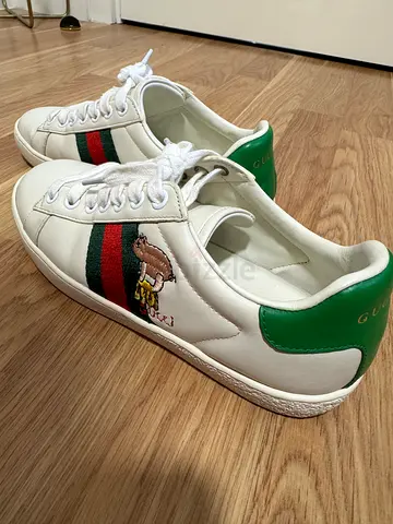 Gucci Sneakers Original - Selling for 500 Only