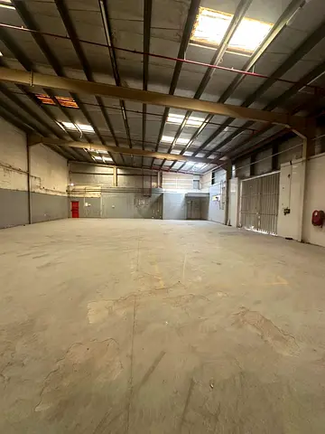 مستودع للايجار بعجمان مساحة 22الف قدم