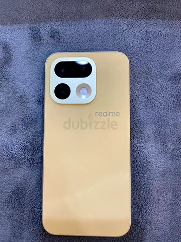 Realme 16 pro 256gb it’s in excellent condition no dent no scratches comes with charger no box