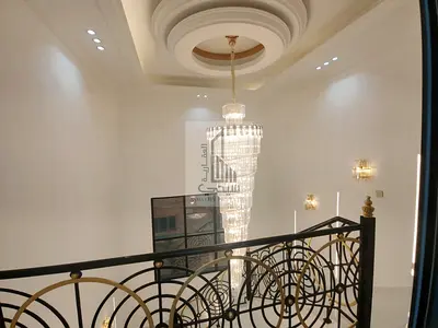 Classic corner villa, 6 rooms, all fees included, in Al-Haliou 2