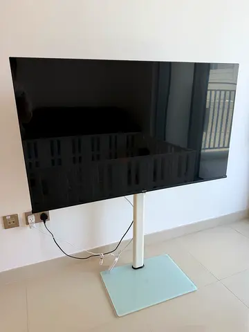 Hisense 55-inch Smart TV (Model: 55E7K)