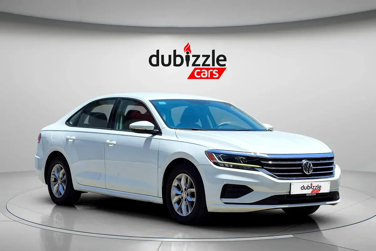 Volkswagen Passat 2020 — photo 1 of 14