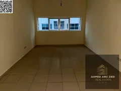 Large studio apartment with a bathroom, high-end finishes, built-in wardrobes, central air condition