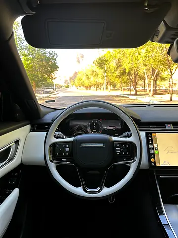 Luxury Range Rover Velar  2025