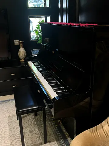 Yamaha Upright Piano in Good Condition