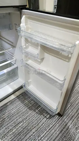 📢 Hitachi Refrigerator for Sale – Excellent Condition - silver - clean inside and outside