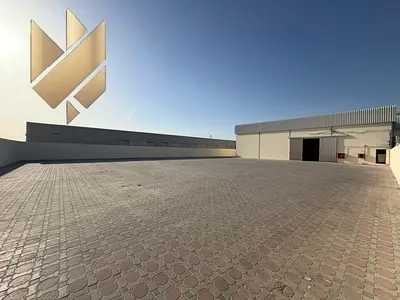 A distinctive yard with a warehouse in Industrial Area 18, 20,000 sq ft, fully equipped.