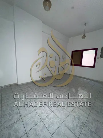 شقة غرفتين وصالة للإيجار في المجاز 2 – الشارقة | على شارع جمال عبدالناصر + قريب من مخرج دبي + سعر مميز  الموقع: المجاز 2 – شارع جمال عبدالناصر،