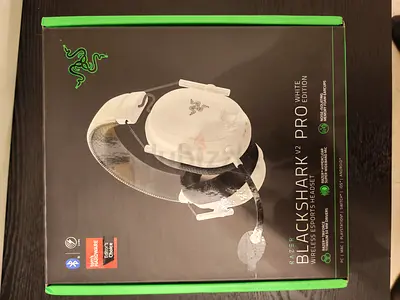 Razer BlackShark V2 Pro White Wireless Gaming Headset - Excelent Condition