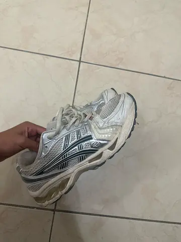 Used silver mens running shoes, size approx. EU 39 - good condition a little dirty