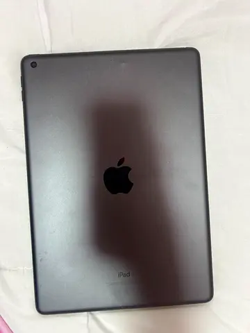 Apple iPad (Space Gray) - Good Condition