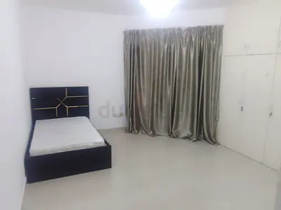 غرفة للايجار بكورنيش الخالدية Room for rent in Al Khalidiya Corniche
