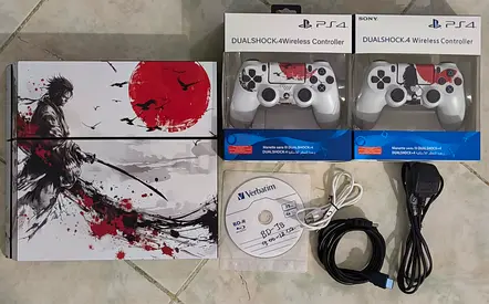 PS4 Fat Jailbreak 1TB -2 controllers