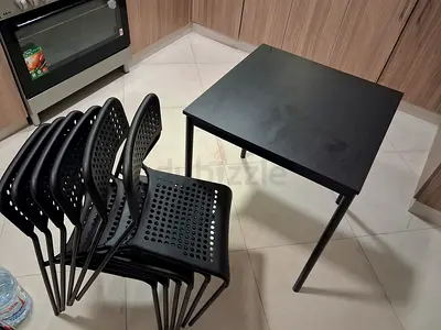 Ikea Black Dining tsble with 6 Chairs