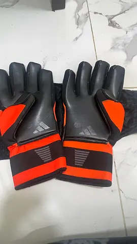 Adidas goalkeeper gloves - size approx youth/adult (black  orange)