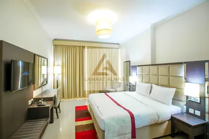 Bright & Furnished |Roomy Unit l Lit Location
