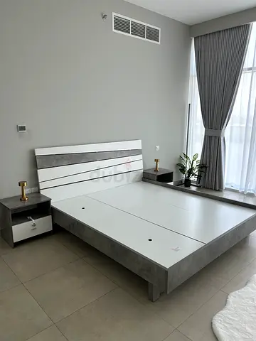 King size bed with 2 side tables
