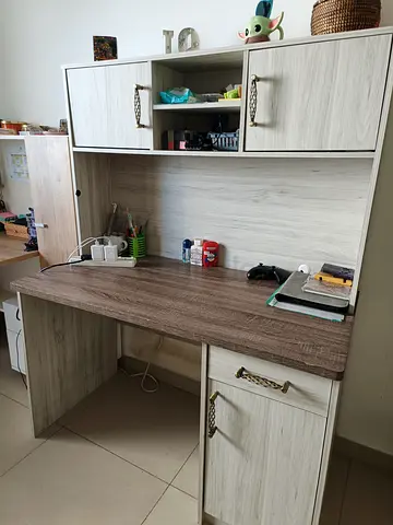 Study/Office Desk with Hutch  Storage – Used, Good Condition
