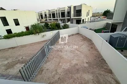 End Corner | Vacant | Prime Investment | Spacious