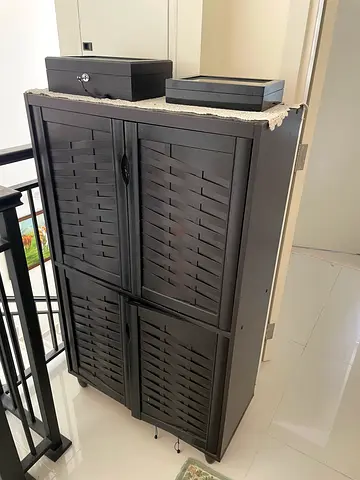 Dark Wood Shoe Cabinet / Storage Cabinet in Good Condition