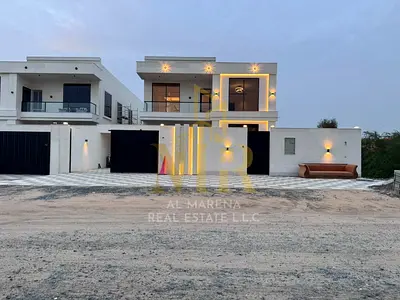 Villa directly from the owner, personal finishing, on a main street, close to all services, freehol