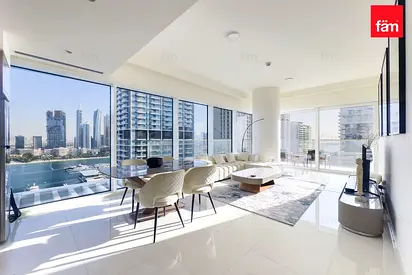 Panoramic Palm Views | Unique Corner Unit | Beach