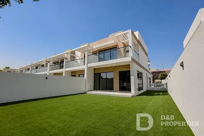 Direct Park Access | Expansive Layout | Large Plot