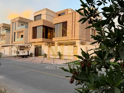 فيلا زاوية فاخرة تقع مباشرة مقابل حديقة الحميدية. السعر يشمل حمام السباحة وتكييف الهواء والكهرباء والمياه والتسجيل