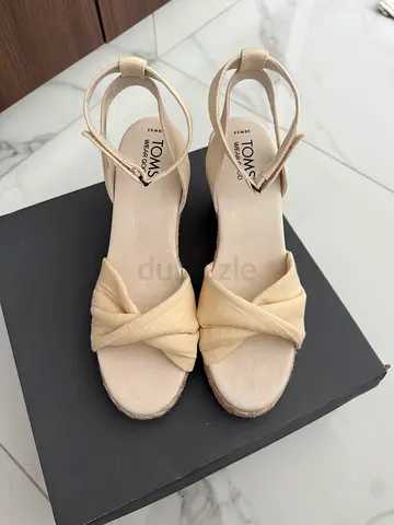 Beige TOMS womens wedge sandals, size 40, never worn