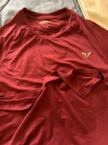 Mens Maroon Athletic T-Shirt – Size M