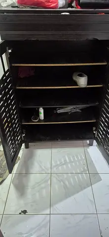 Wooden Shoe Cabinet / Storage Rack in Dark Finish - Good Condition