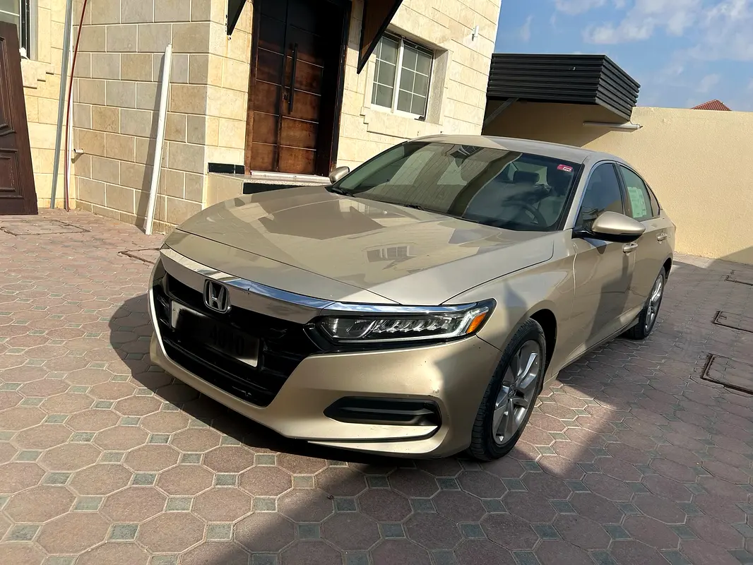 Honda Accord 2020 — photo 1 of 11