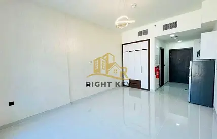 FITTED KITCHEN / LOWER PRICE / STUDIO 42K