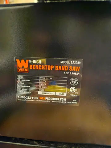 WEN 9-inch Benchtop Band Saw (Model BA3959) - Good Working Condition with a brand new spare Blade.