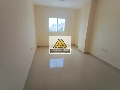 شقة غرفة وصالة مع بلكونة في موقع مميز جداً على شارع الكويت في النعيمية 2، مناسبة للسكن العائلي وقريبة من جميع الخدمات والمرافق الحيوية.