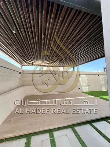 🏡 فيلا مستقلة للإيجار في الشارقة – حوشي | 4 غرف ماستر | قريبة من دبي | تشطيب فاخر