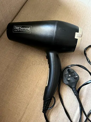 TRESemmé Hair Dryer | 2200w | Salon Curls