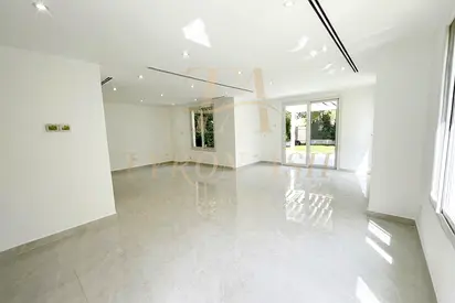 HIGH SPEC UPGRADE | STUNNING VILLA | VACANT NOW