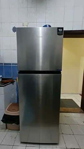 Hisense 418L fridge with warranty bill , No damages.
